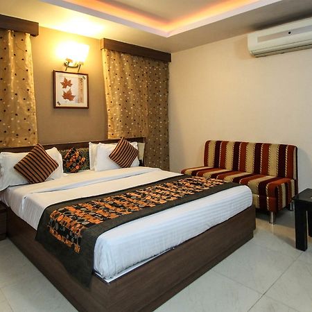 Oyo 4161 Hotel Shailly Inn Amhedabad Dış mekan fotoğraf