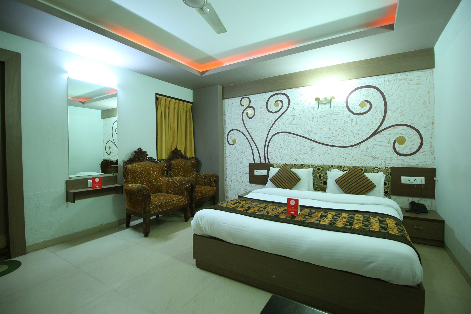 Oyo 4161 Hotel Shailly Inn Amhedabad Dış mekan fotoğraf