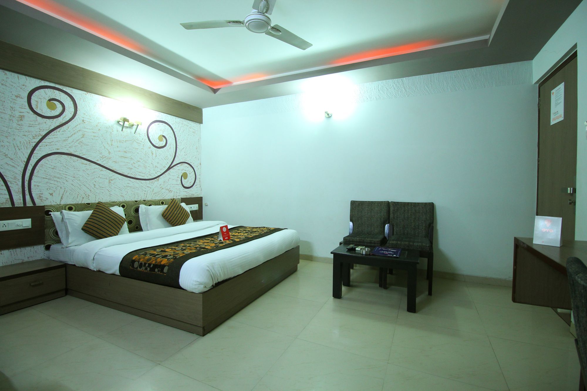 Oyo 4161 Hotel Shailly Inn Amhedabad Dış mekan fotoğraf
