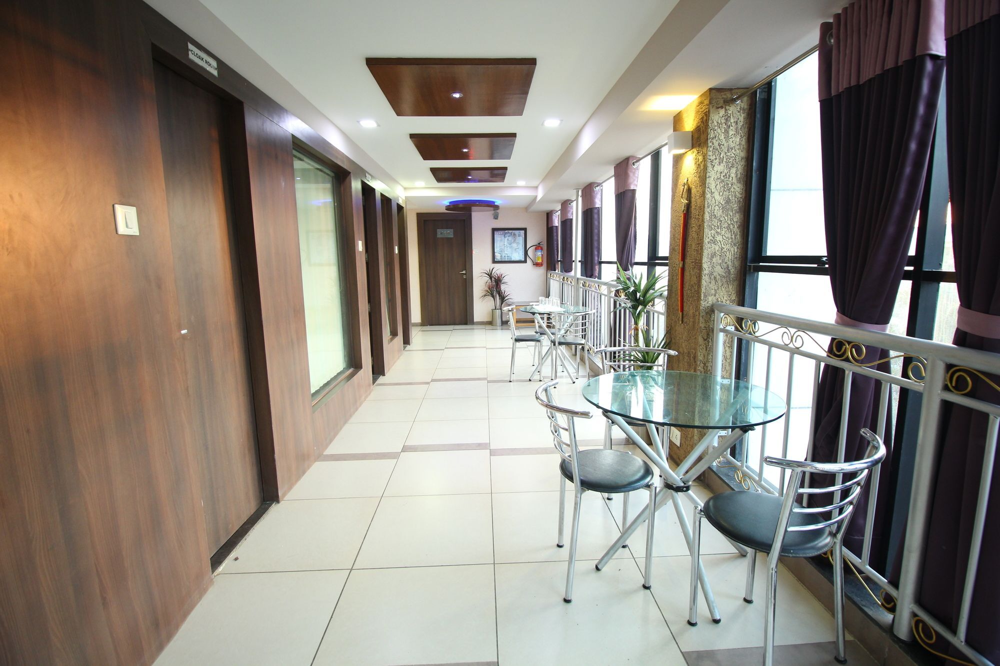 Oyo 4161 Hotel Shailly Inn Amhedabad Dış mekan fotoğraf