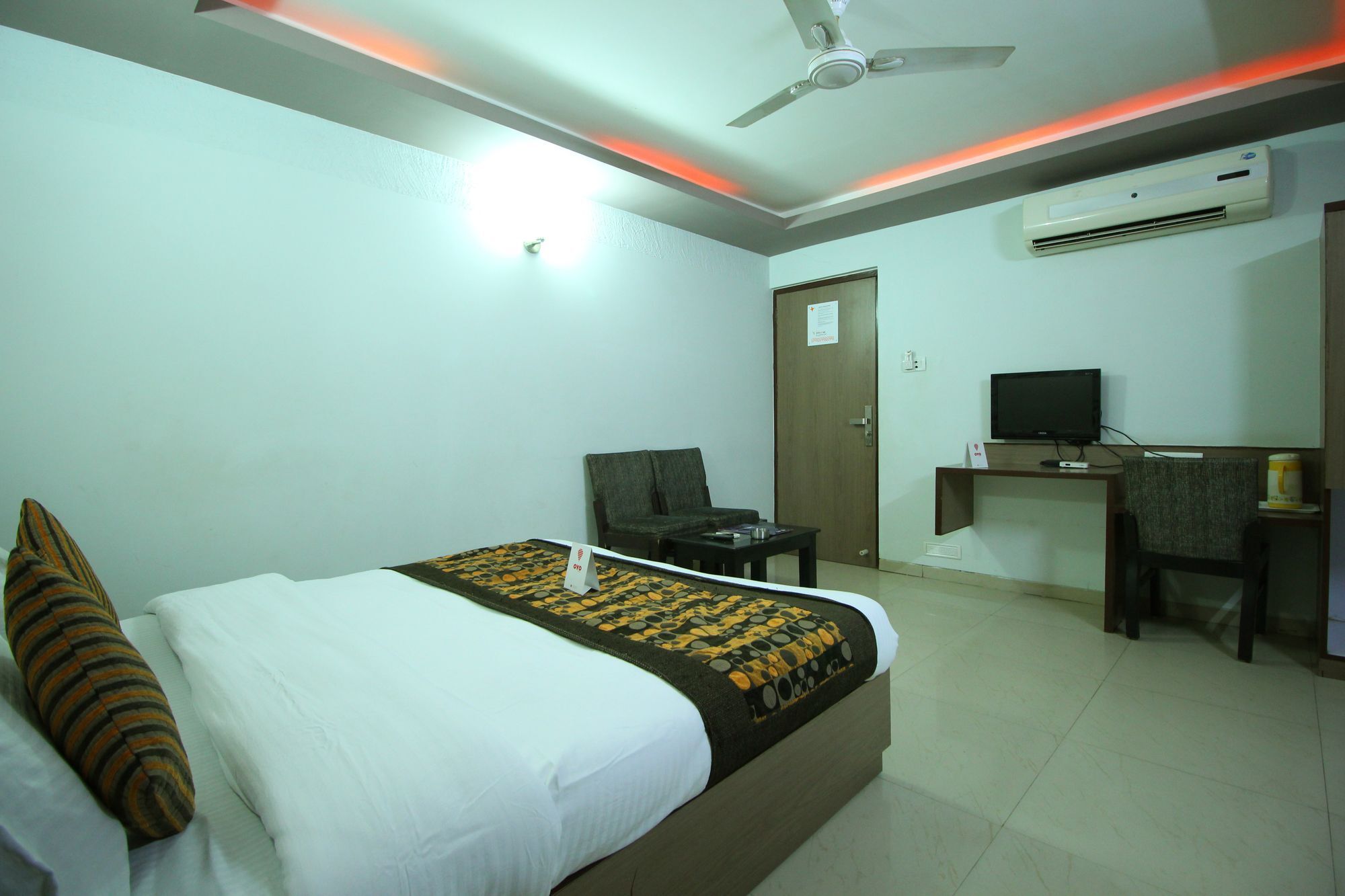 Oyo 4161 Hotel Shailly Inn Amhedabad Dış mekan fotoğraf