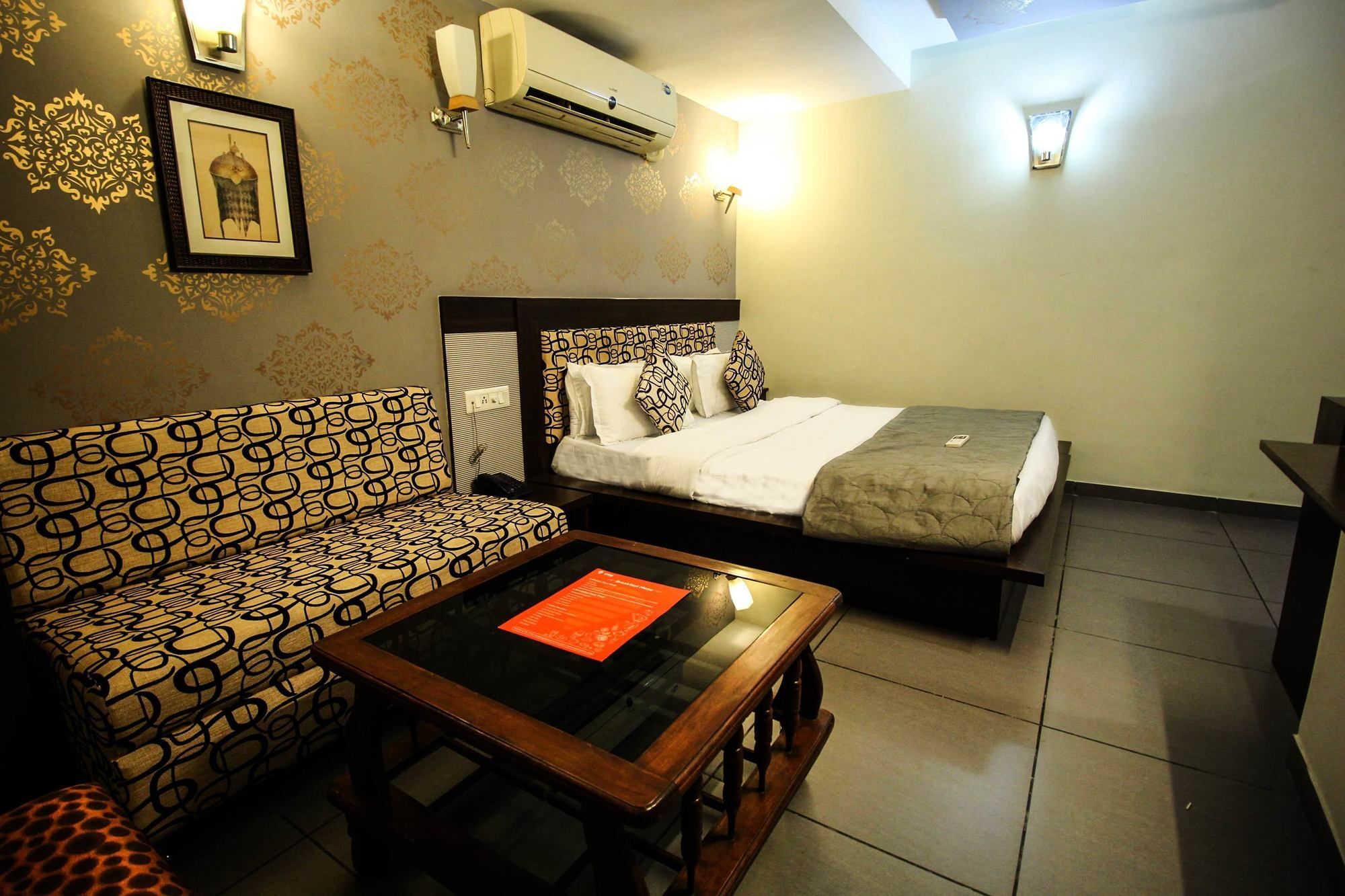 Oyo 4161 Hotel Shailly Inn Amhedabad Dış mekan fotoğraf