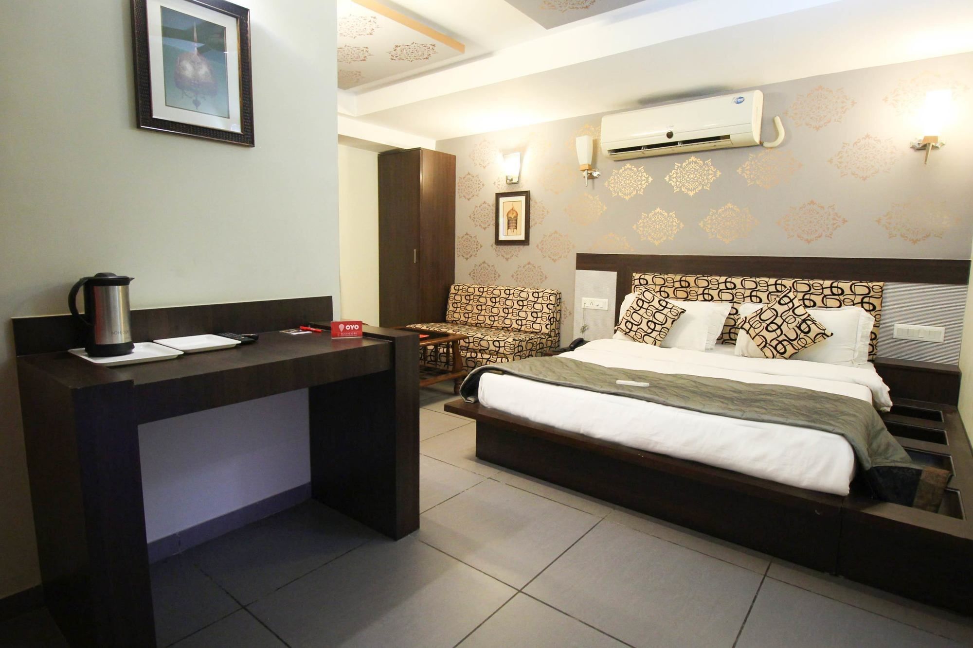 Oyo 4161 Hotel Shailly Inn Amhedabad Dış mekan fotoğraf